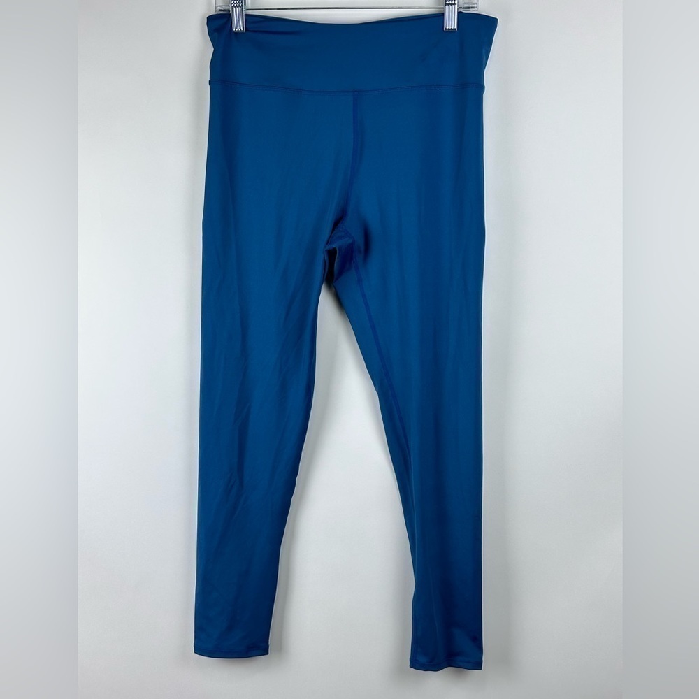 Women's High Stretch Criss Cross Back Solid Sports Legging